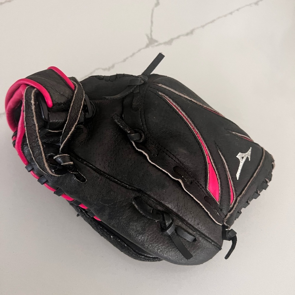 Mizuno girls softball gloves